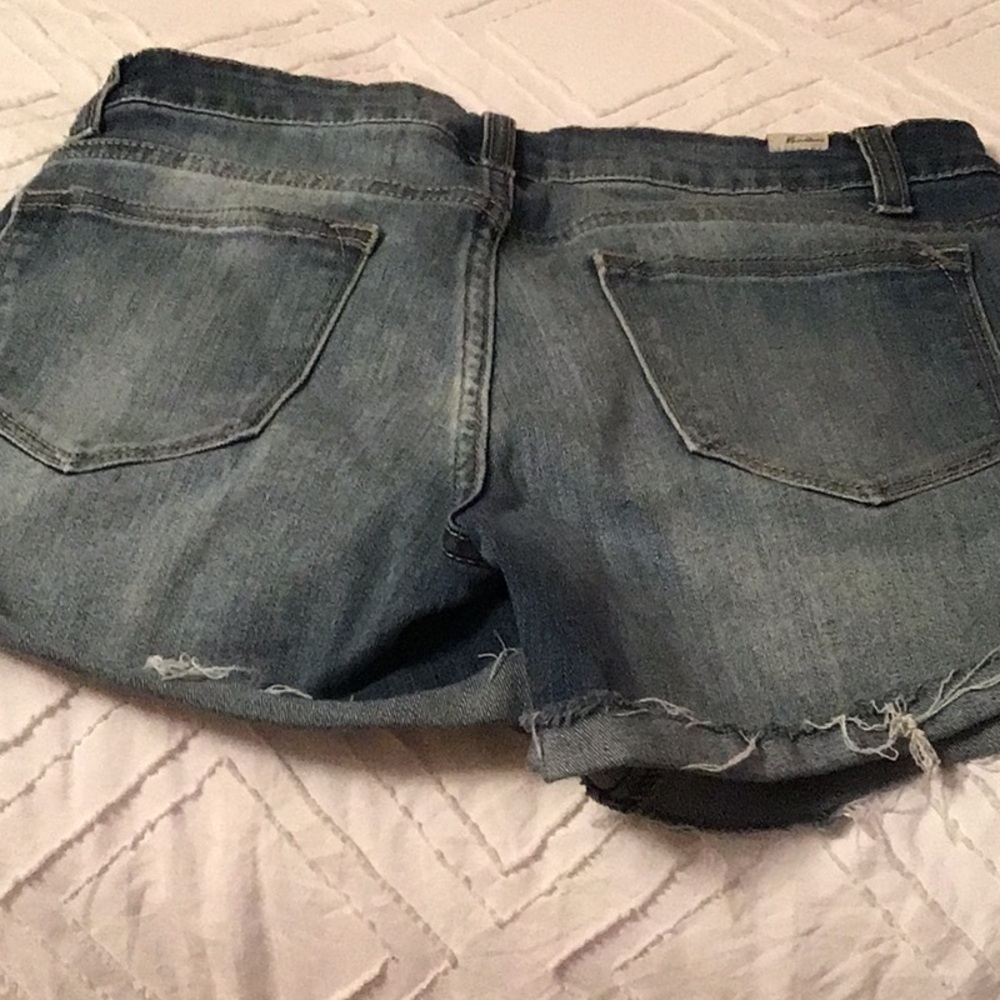 Shorts - Picture 2 of 3